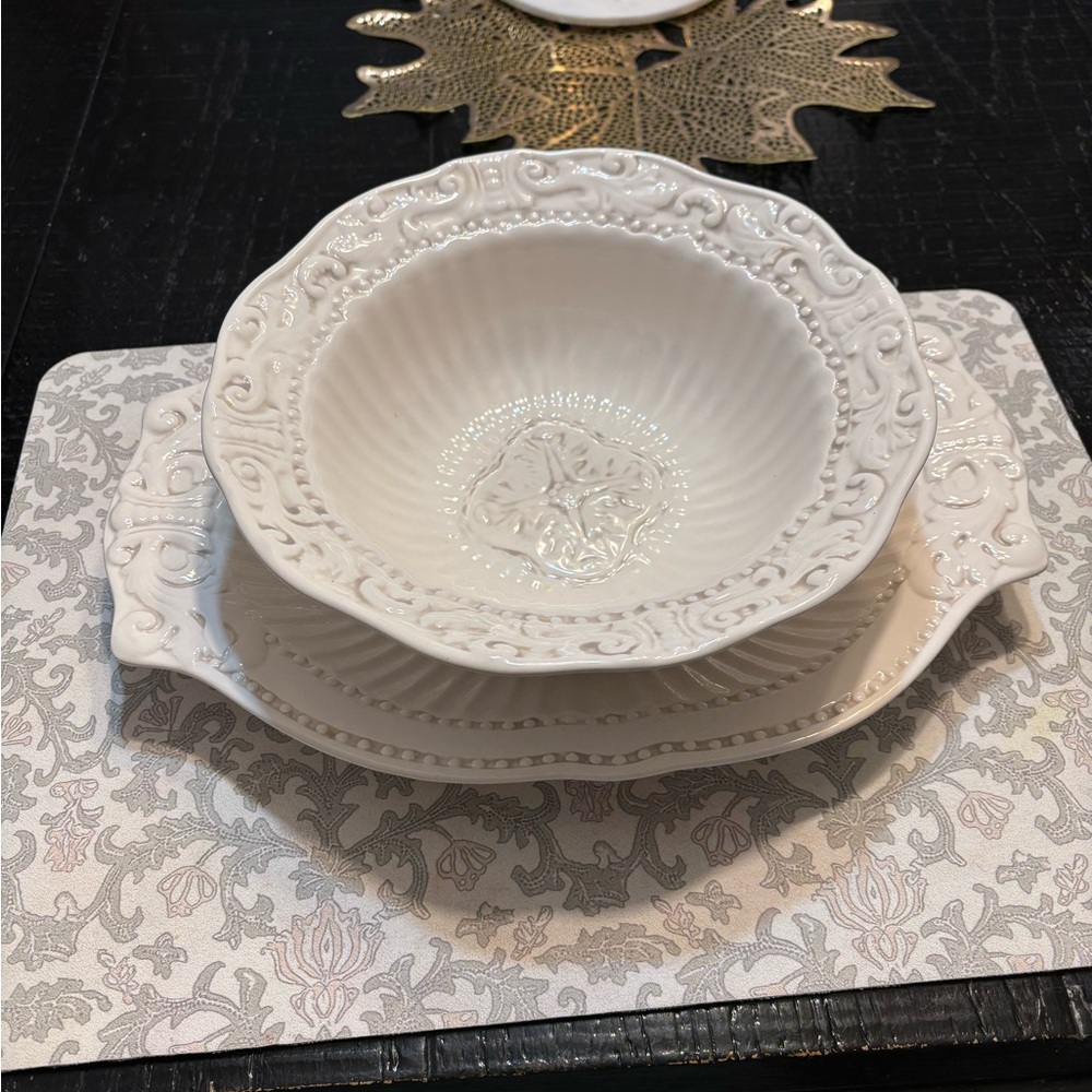 American atelier at home Elegant Cream Dinnerware Set - Picture 2 of 6